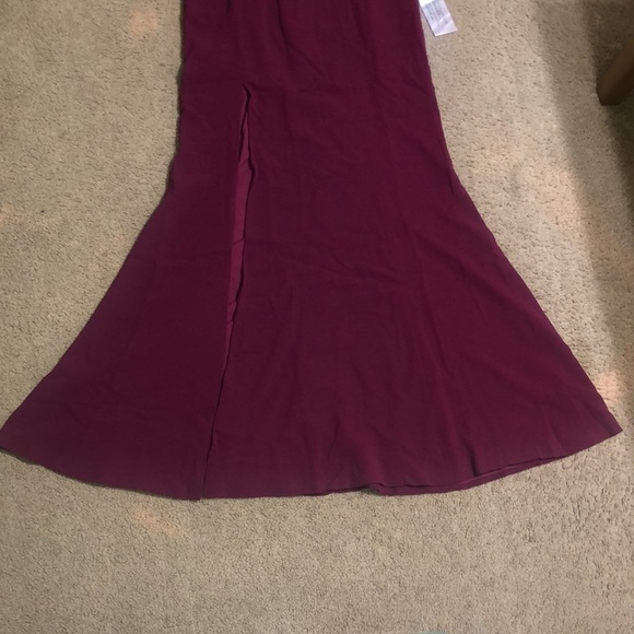 Dress the Population Iris Thigh-High Slit Crepe Trumpet Gown Dark Magenta Medium - Picture 7 of 12